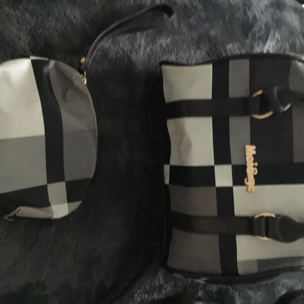 Purses - Picture 3 of 3